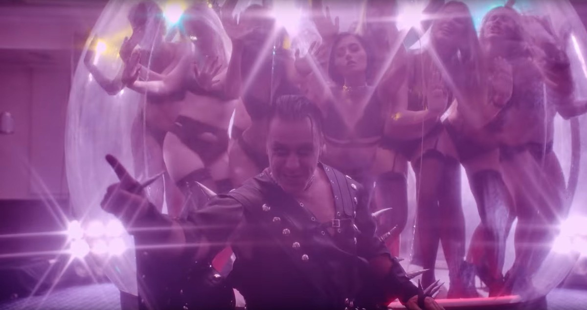 Lindemann haben ein neues Video – und das hat es offenbar in sich. Wortwitz, ihr versteht schon.