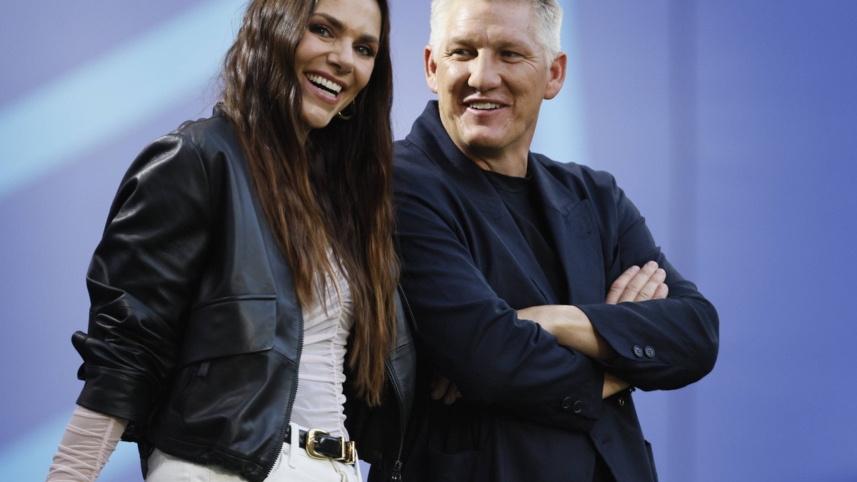ARD: Kurioser Moment zwischen Esther Sedlaczek und Bastian Schweinsteiger