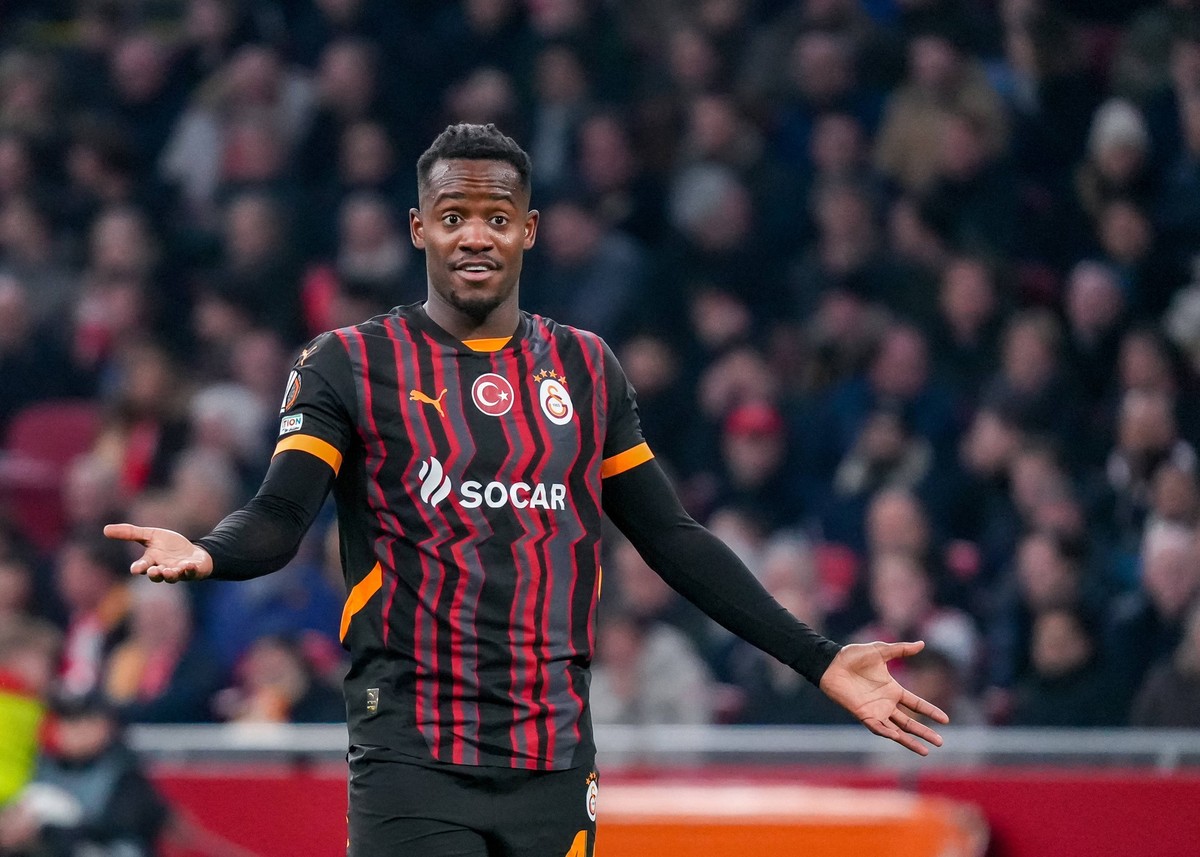 2025-01-30 AFC Ajax v Galatasaray - UEFA Europa League 2024/25 League Phase MD8 AMSTERDAM, NETHERLANDS - JANUARY 30: Michy Batshuayi of Galatasaray reacts during the UEFA Europa League 2024/25 League ...