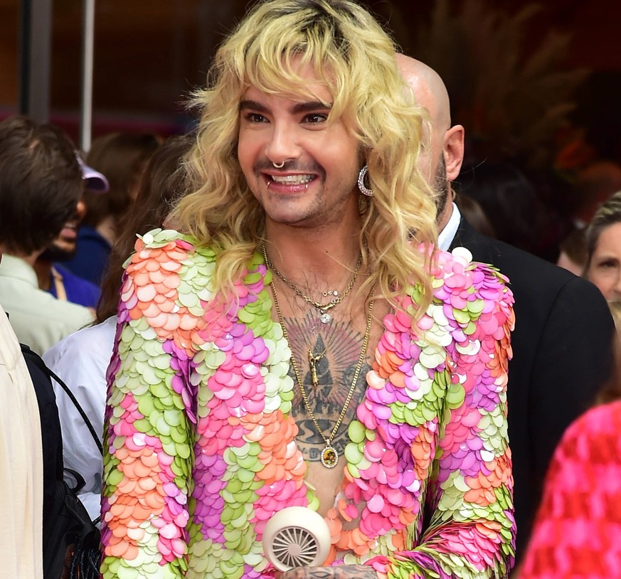 Premiere von BARBIE Bill Kaulitz, Sänger von Tokio Hotel, Kostüm von Designer KIlian Kerner Ankunft, rosa Teppich zur Deutschland-Premiere von BARBIE, im Theater am Potsdamer Platz 15.07.2023 *** Prem ...