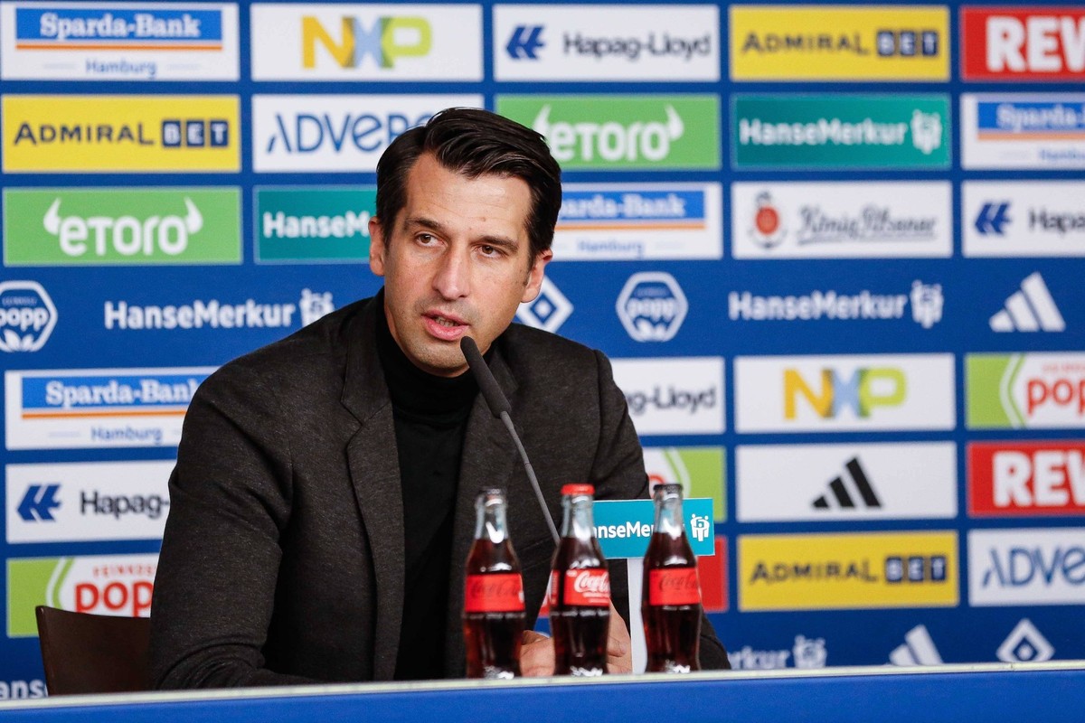 Sportchef Jonas Boldt HSV spricht zur Entlassung von Trainer Tim Walter HSV nicht im Bild Deutschland , Hamburg , Volksparkstadion , Fussball , Bundesliga , 2. Fussball Bundesliga , Hamburger SV Press ...