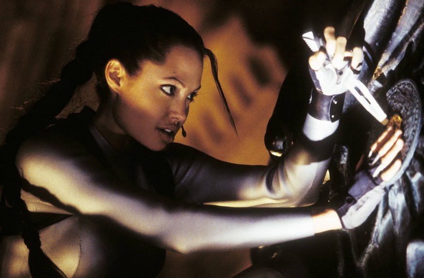 Bildnummer: 55107867 Datum: 15.03.2003 Copyright: imago/EntertainmentPictures
2003 - Lara Croft Tomb Raider: The Cradle Of Life - Movie Set Mar 15, 2003; Los Angeles, CA, USA; Actress ANGELINA JOLIE s ...