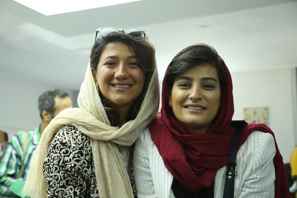 ARCHIV - 17.08.2022, Iran, Teheran: Die Journalistinnen Nilufar Hamedi (l) und Elaheh Mohammadi (r). Die Frauen sind im Zusammenhang mit den landesweiten�Protesten im vergangenen Jahr zu langen Haftst ...