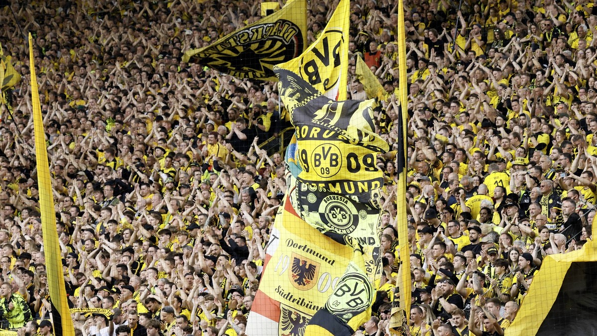 xjbx, Sued Tribuene Borussia Dortmund Fans Dortmund, Germany, 2024-5-18, Signal Iduna Park, 1. Bundesliga: Borussia Dortmund - SV Darmstadt 98 / DFB / DFL REGULATIONS PROHIBIT ANY USE OF PHOTOGRAPHS A ...
