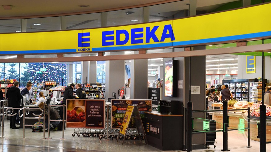 Edeka rüstet sein Sortiment auf, um Abhängigkeit zu reduzieren.