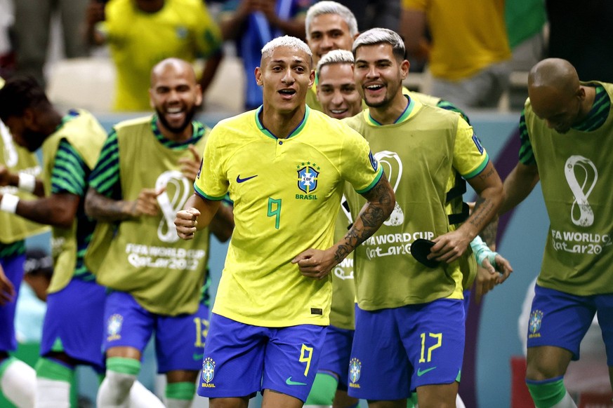 LUSAIL CITY - Richarlison of Brazil celebrates the 1-0 during the FIFA World Cup, WM, Weltmeisterschaft, Fussball Qatar 2022 group G match between Brazil and Serbia at Lusail Stadium on November 24, 2 ...