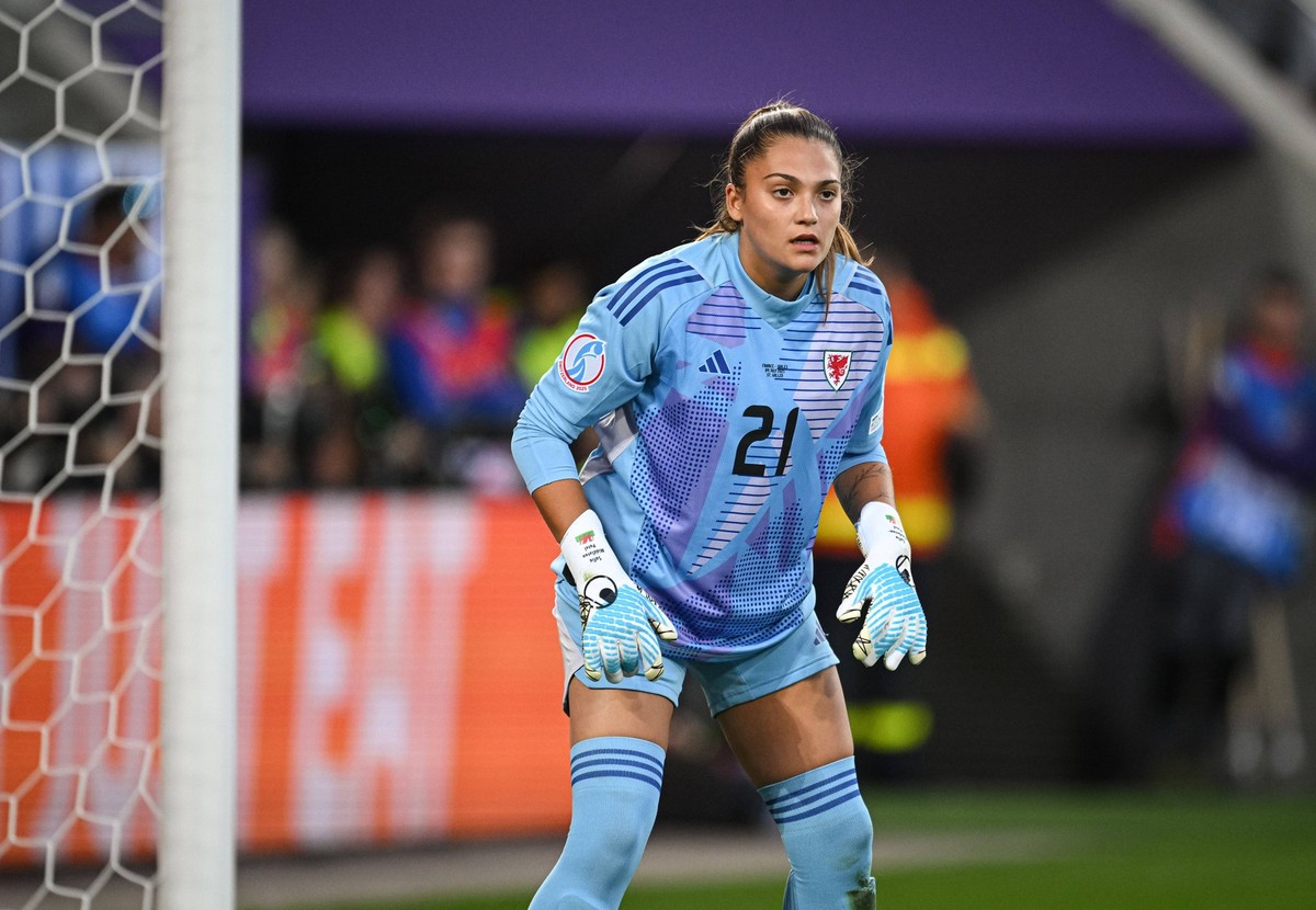 Fussball Frauen Euro 2025 Vorrunde Gruppe D 09.07.2025 Frankreich - Wales Torhueterin Safia Middleton - Patel Wales *** Football Women Euro 2025 Preliminary Round Group D 09 07 2025 France Wales Goalk ...