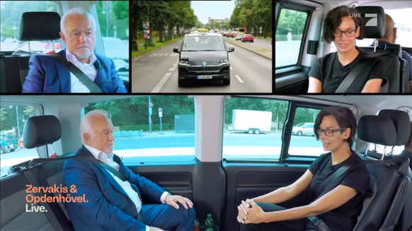 Wolfgang Kubicki trifft Wähler in einem Taxi-Van.