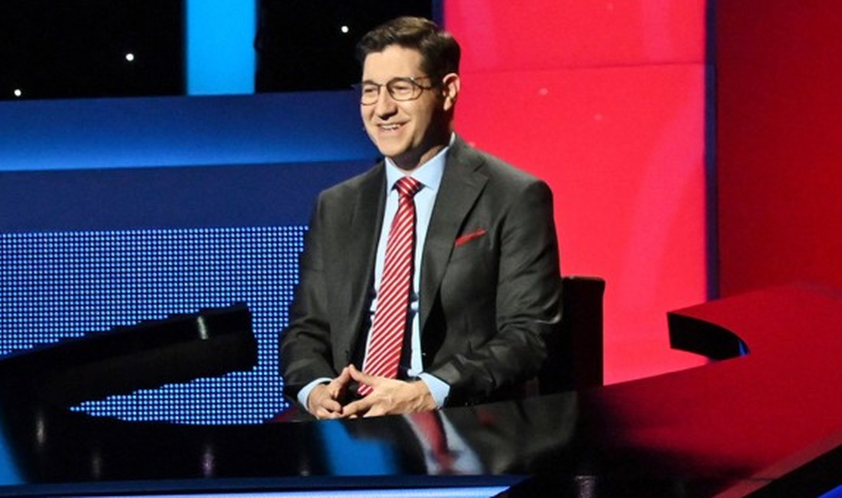 ARD GEFRAGT - GEJAGT FOLGE 843, &quot;Alexander Bommes präsentiert beliebtes Quizformat&quot;, am Donnerstag (08.05.25) um 18:00 Uhr im ERSTEN.
Moderator Alexander Bommes (l.) mit der Kandidatin Beate ...