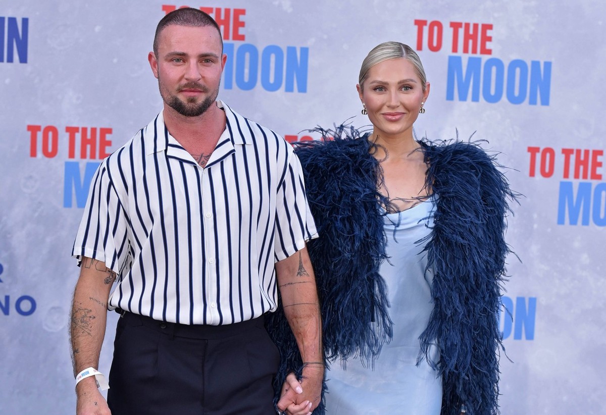 Benjamin Ben Melzer mit Freundin Sissi Hofbauer bei der Deutschlandpremiere von TO THE MOON im Zoo Palast in Berlin am 10.07.2024 *** Benjamin Ben Melzer with girlfriend Sissi Hofbauer at the German p ...