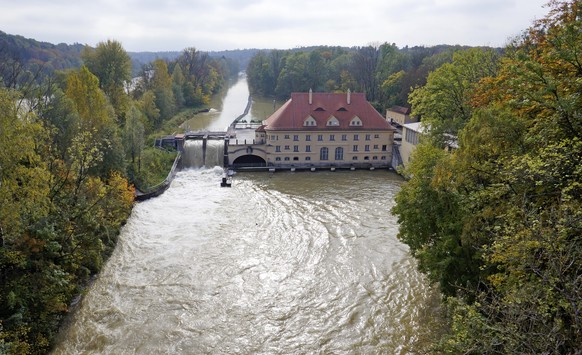 Das Laufwasserkraftwerk Isar 1, aufgenommen am 11.10.2012 in München. Foto: Marc Müller dpa/lby