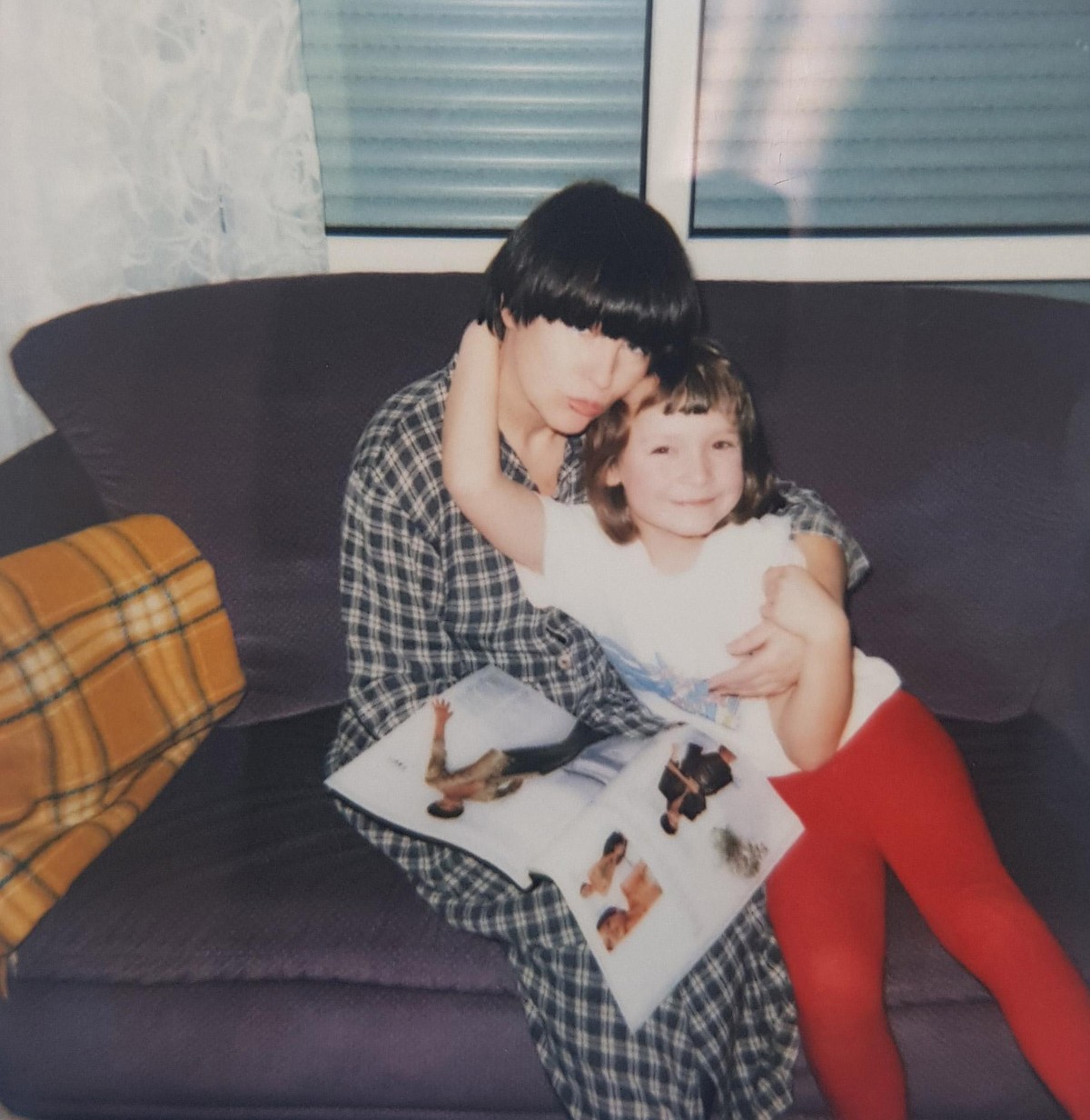 Viktoria ist ihrer Oma sehr dankbar, dass sie von ihr aufgenommen und aufgezogen wurde.