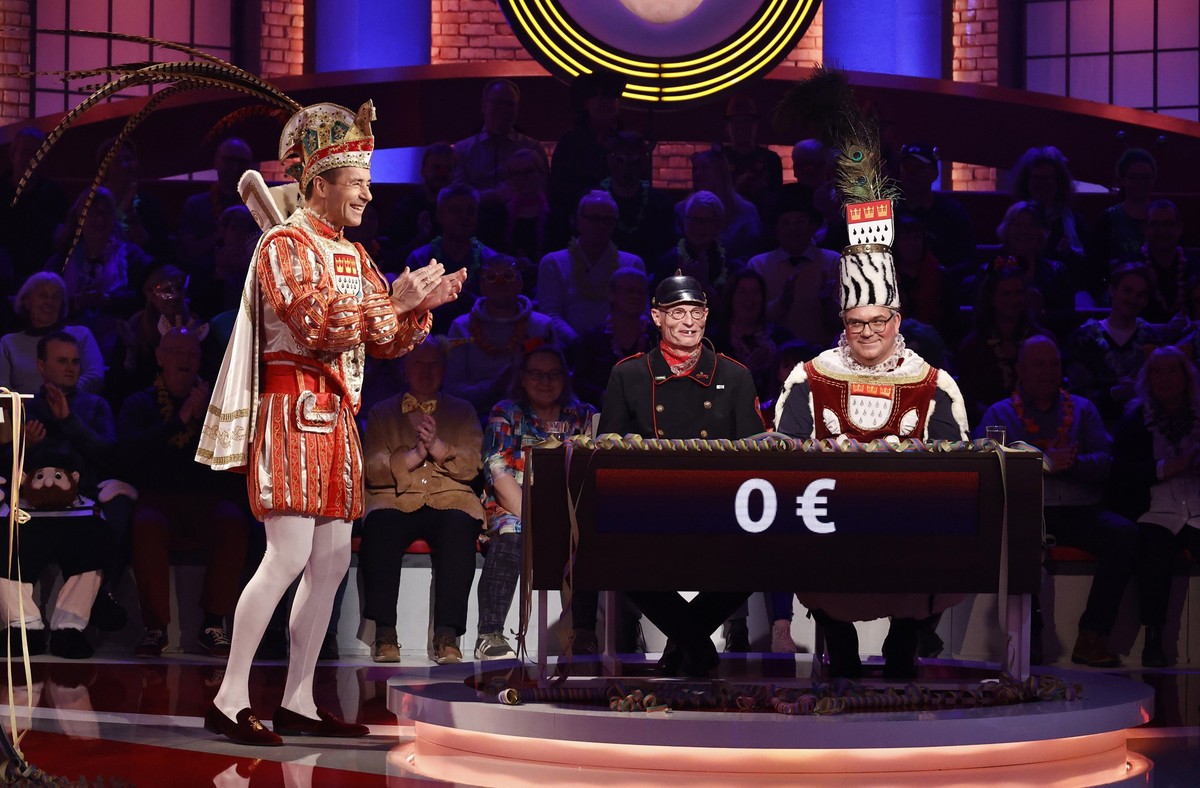 ARD WER WEISS DENN SOWAS? FOLGE 1110, "Henning Krautmacher und Norbert Neugirg", am Montag (12.02.24) um 18:00 Uhr im ERSTEN.
Moderator Kai Pflaume (M.) und seine Rateteam-Kapitäne Bernhard ...