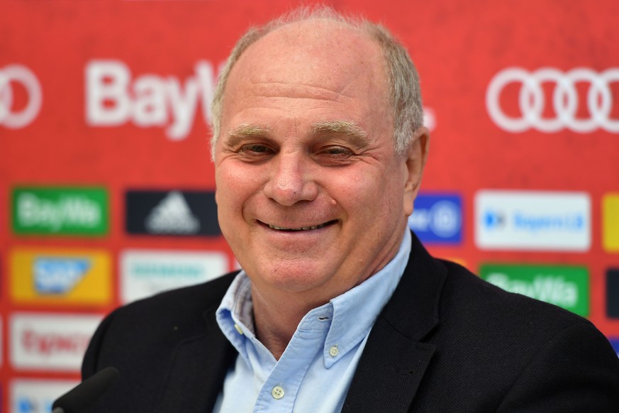 Uli Hoeneß hat einen Spieler ausgemacht, der die Defensive des FC Bayern festigen könnte.