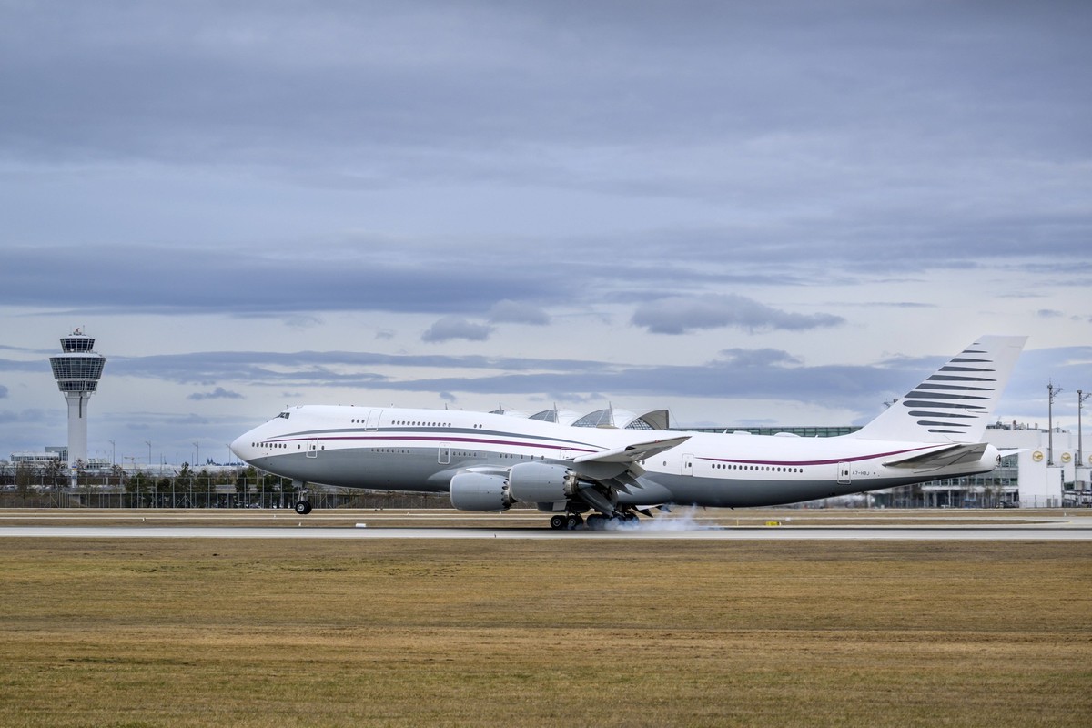 Qatar Amiri Flight Boeing 747-8 mit dem Luftfahrzeugkennzeichen A7-HBJ landet auf der s