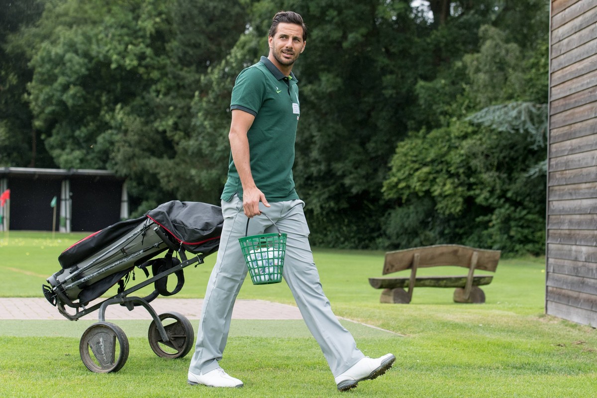 Golf bringt er den Kids dann irgendwann auch noch bei.