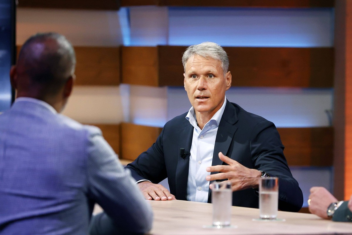 HILVERSUM, 25-07-2020 TV Sports Programme Rondo by Ziggosports. With analysts Ruud Gullit, Marco van Basten Ziggosports TV programme Rondo PUBLICATIONxNOTxINxNED x8780054x Copyright: