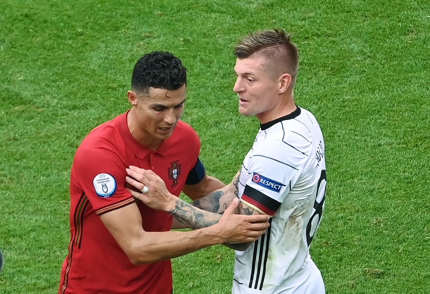 Bald wieder in einem Team? Cristiano Ronaldo und Toni Kroos während der EM 2021
