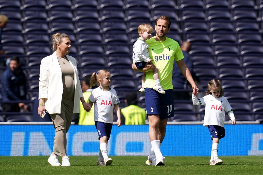 Tottenham Hotspur v Brentford - Premier League - Tottenham Hotspur Stadium Tottenham Hotspur s Harry Kane, wife Katie Goodland and family in a lap of honour following the Premier League match at the T ...