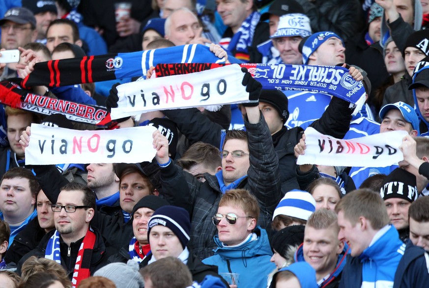 2013: Schalke-Fans protestieren gegen das Ticketportal Viagogo.