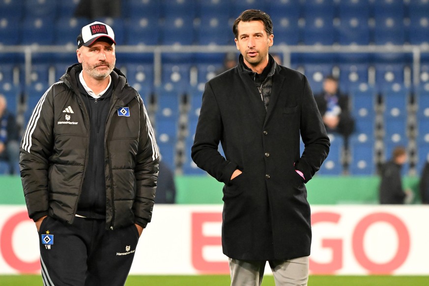 Bielefeld, Schueco Arena, 31.10.23, GER, Herren, DFB-Pokal-2.Runde, Saison 2023-2024, DSC Arminia Bielefeld - Hamburger SV Bild: v.li. Trainer Tim WALTER Hamburg und Sportvorstand Jonas BOLDT Hamburg  ...