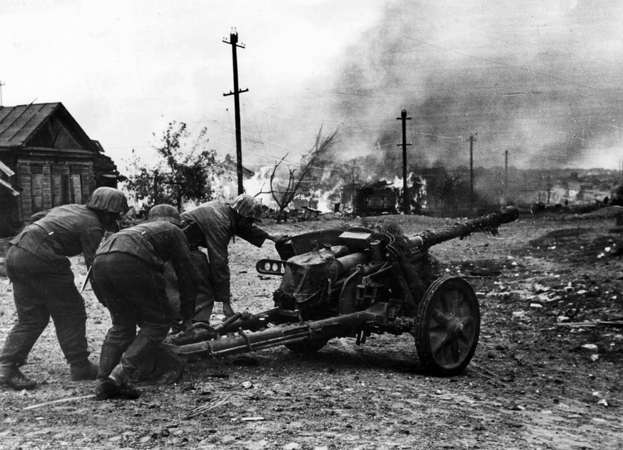 Soldaten beim Kampf um Stalingrad.