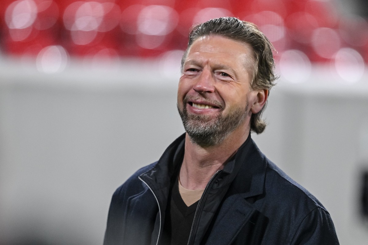 ARCHIV - 07.03.2024, Baden-Württemberg, Freiburg im Breisgau: Fußball: Europa League, SC Freiburg - West Ham United, K.o.-Runde, Achtelfinale, Hinspiele, Europa-Park Stadion.TV Experte Steffen Freund  ...