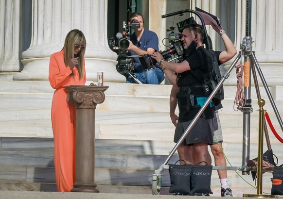 November 5, 2021, Athens, Greece: Heidi Klum at the entrance of Zappeion Hall for the shooting of the German NEXT TOP MODEL. (Credit Image: Â© Eurokinissi via ZUMA Press Wire