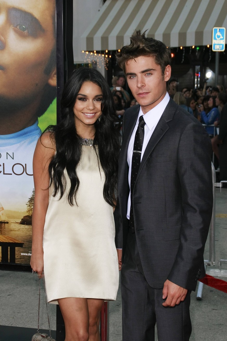 Zac Efron and Vanessa Hudgens at the Premiere of Universal Pictures Charlie St. Cloud . Arrivals held at the Regency Village Theater in Westwood, CA, July 20, 2010. PUBLICATIONxINxGERxSUIxAUTxONLY Cop ...