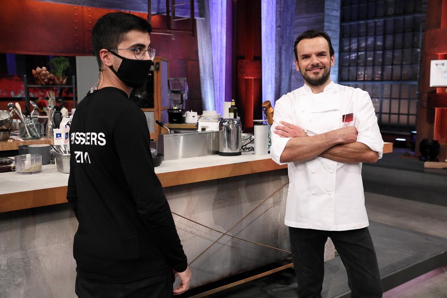 Hensslers Zivi (l.) und Luca HÃ¤nni.

Die Verwendung des sendungsbezogenen Materials ist nur mit dem Hinweis und Verlinkung auf TVNOW gestattet.