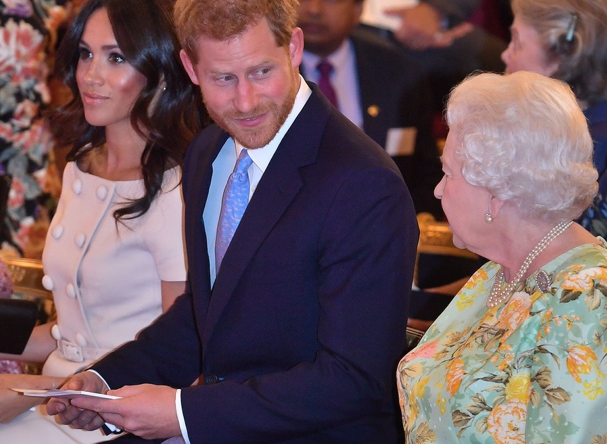 Trotz seinem Bruch mit dem britischen Königshaus, scheint Prinz Harry weiterhin ein enges Verhältnis zu seiner Großmutter zu pflegen.