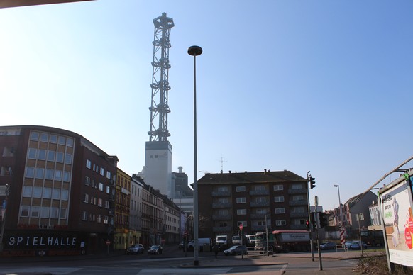 Symbolträchtig: Der Stadtwerketurm der Stadt Duisburg