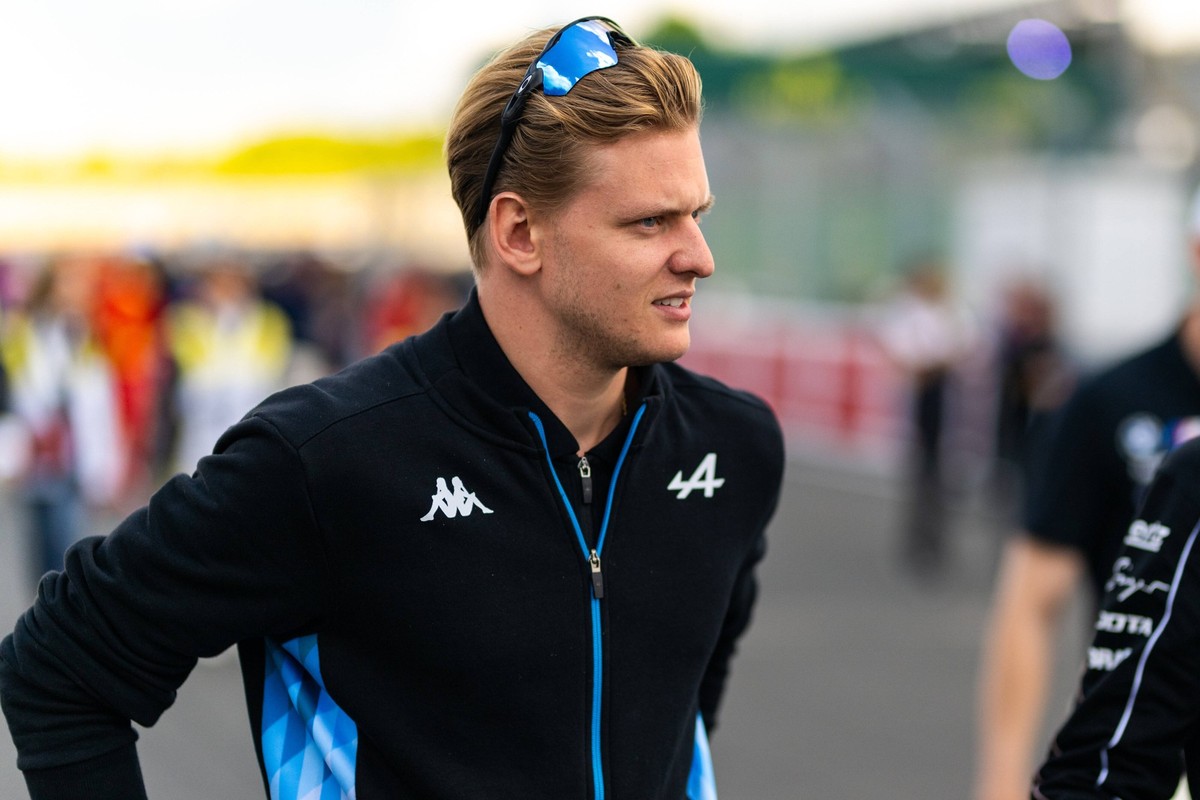 SCHUMACHER Mick ger, Alpine Endurance Team, Alpine A424 36, Hypercar, FIA WEC, portrait during the 2024 24 Hours of Le Mans, 4th round of the 2024 FIA World Endurance Championship, on the Circuit des ...