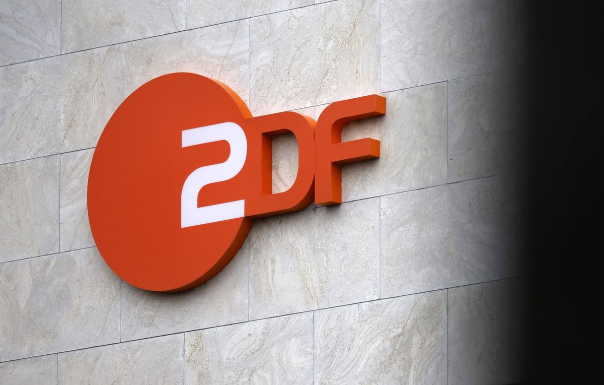 Das Logo des TV-Sender ZDF am Landesstudio Düsseldorf. Themenbild, Symbolbild Düsseldorf, 20.12.2022 NRW Deutschland *** The logo of the TV station ZDF at the regional studio Düsseldorf theme image, s ...