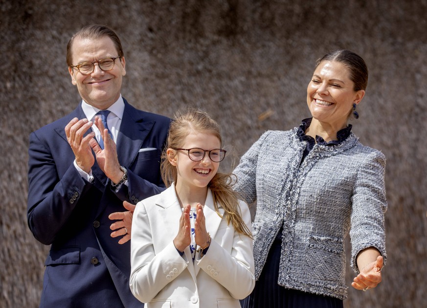 Kronprinzessin Victoria von Schweden mit Prinz Daniel und Prinzessin Estelle in