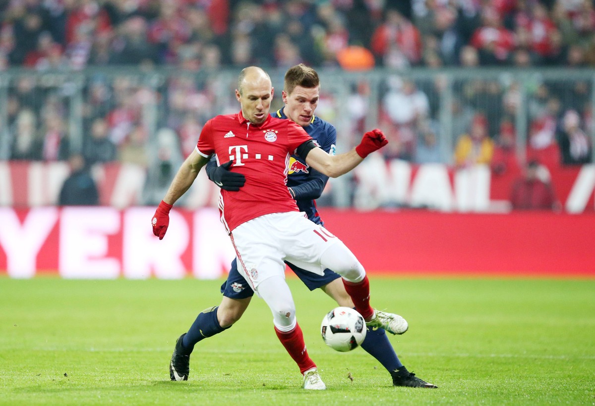 Bayern Muenchen - RB Leipzig / Fussball 1.Bundesliga Muenchen, 21.12.2016, Allianz Arena, Fussball, 1.BL, GER, 16.Spieltag , FC Bayern Muenchen vs. RB Leipzig 3:0 (3:0) , Arjen Robben und Marcel Halst ...