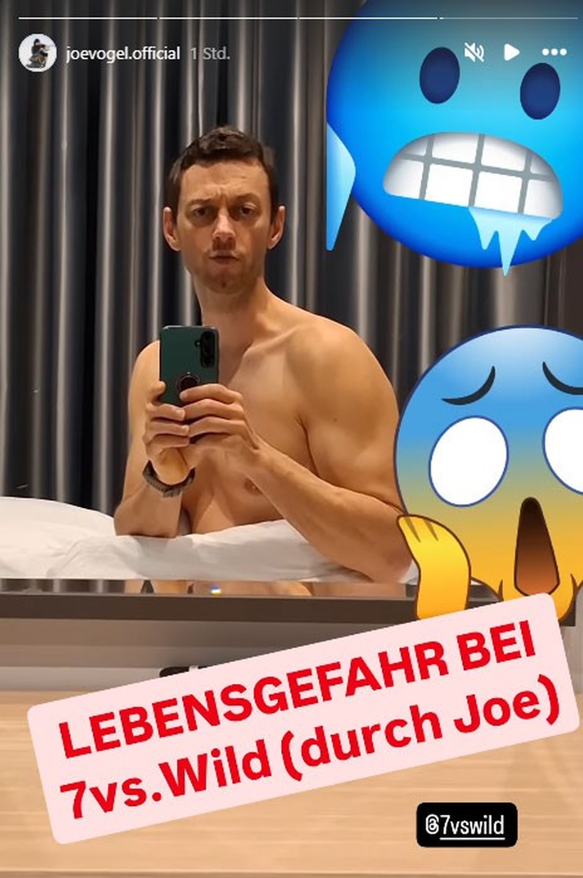 Joe Vogel nimmt ein Video im Hotel auf.