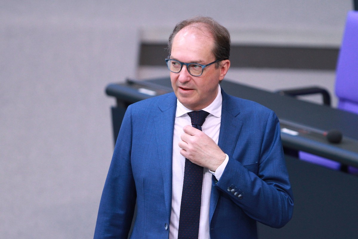 Berlin, Deutschland, 13.06.2024: Deutscher Bundestag: 175. Bundestagssitzung: Alexander Dobrindt, CSU *** Berlin, Germany, 13 06 2024 German Bundestag 175 Bundestag session Alexander Dobrindt, CSU Cop ...