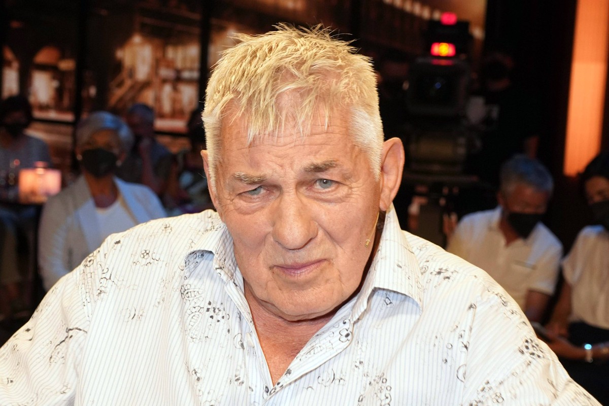 Heinz Hoenig bei der MDR/rbb-Talkshow Riverboat im Studio A im rbb Fernsehzentrum Berlin. Berlin, 24.06.2022 *** Heinz Hoenig at the MDR rbb talk show Riverboat in Studio A at the rbb television cente ...