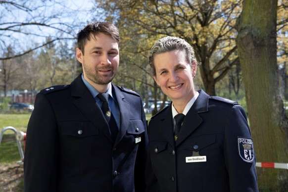 Sebastian Stipp und Anne von Knoblauch sind die beiden LSBTI-Ansprechpersonen bei der Polizei Berlin.