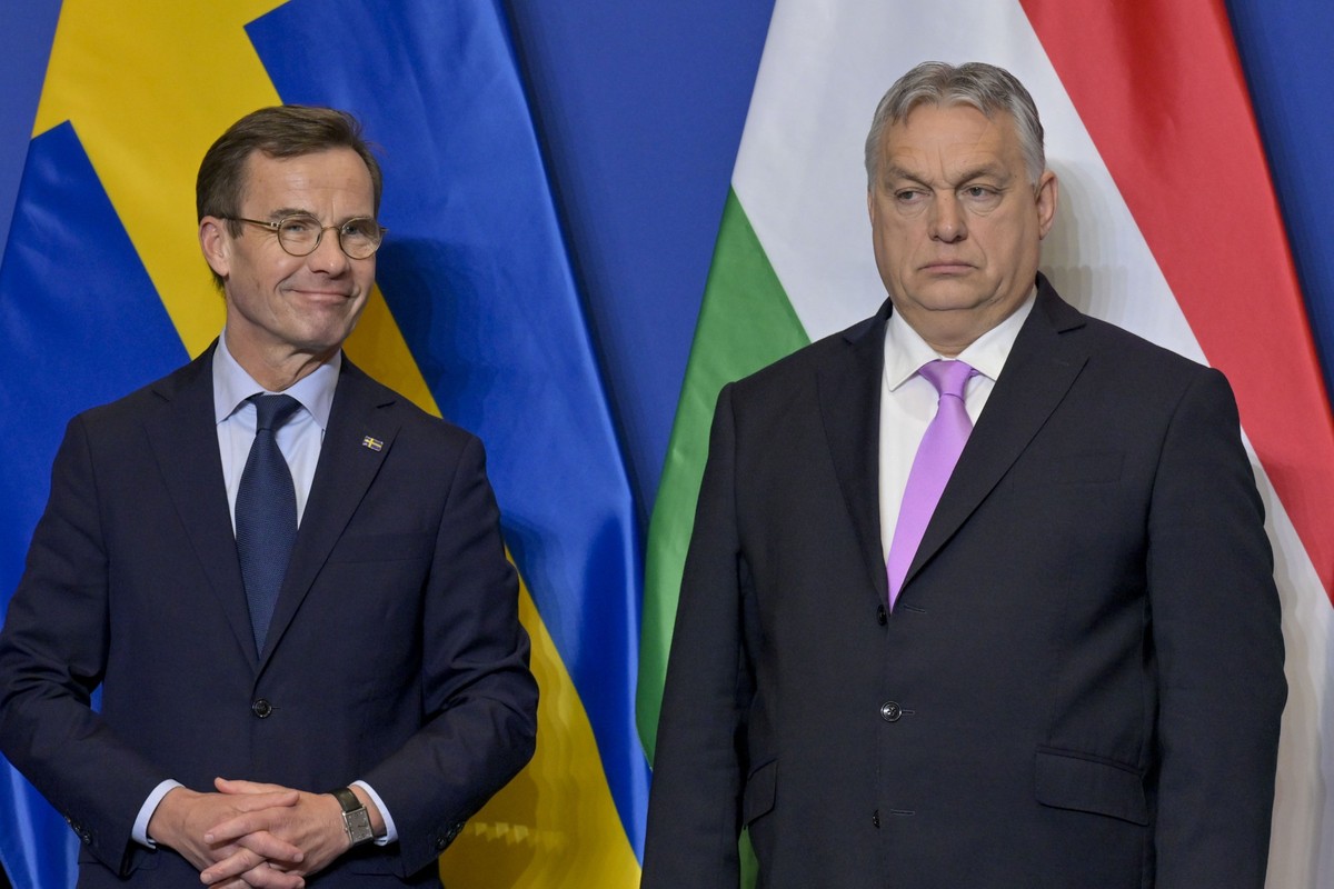 Sweden&#039;s Prime Minister Ulf Kristersson, left, and his Hungarian counterpart Viktor Orban pose at the Carmelite Monastery in Budapest, Hungary, Friday, Feb 23, 2024. Nearly two years after Sweden ...