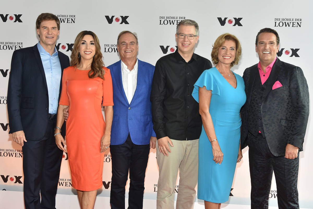 Carsten Maschmeyer, Judith Alexis Stecher-Williams, Dr. Georg Kofler, Frank Thelen, Dagmar Woehrl, Ralf Duemmel beim Photocall zur neuen Staffel zur VOX TV Sendung Die Hoehle der Loewen in Berlin am 0 ...