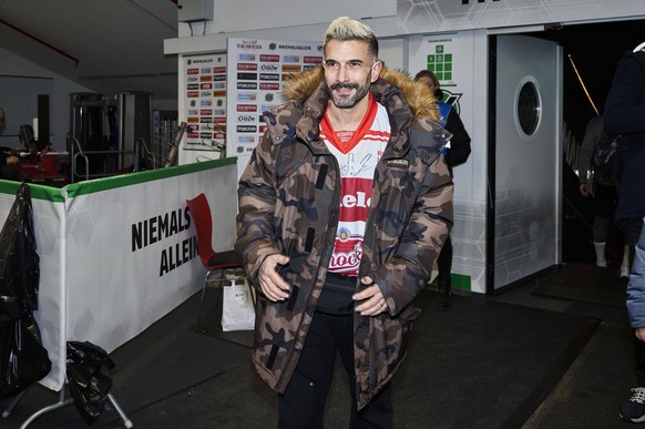 Marc Terenzi beim Eishockey Open Air 2022 in der Heinz von Heiden Arena. Hannover, 17.12.2022 *** Marc Terenzi at the Ice Hockey Open Air 2022 at the Heinz von Heiden Arena Hannover, 17 12 2022 Foto:x ...