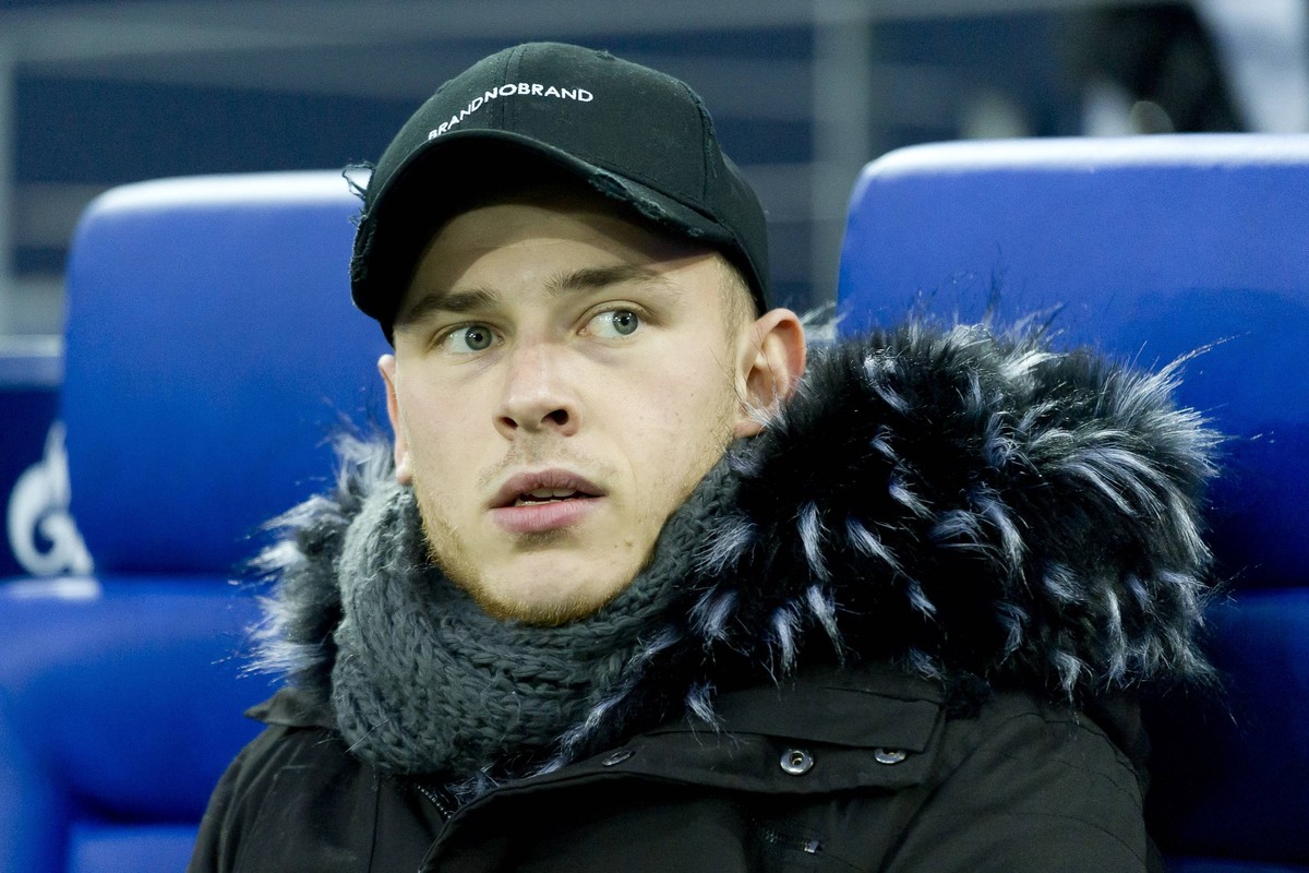 Gelsenkirchen, Germany 17.02.2017, 1. Bundesliga 23. Spieltag, FC Schalke 04 - TSG 1899 Hoffenheim, Max Meyer (S04) guckt ( DeFodi053 *** Gelsenkirchen Germany 17 02 2017 1 Bundesliga 23 match day FC ...