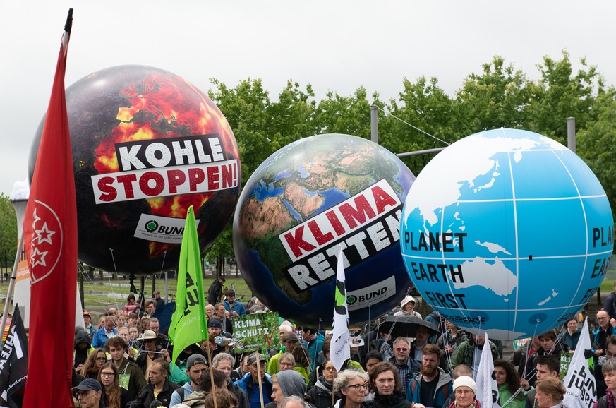 Mehr als 1000 Demonstranten fordern schnellen Kohleausstieg 