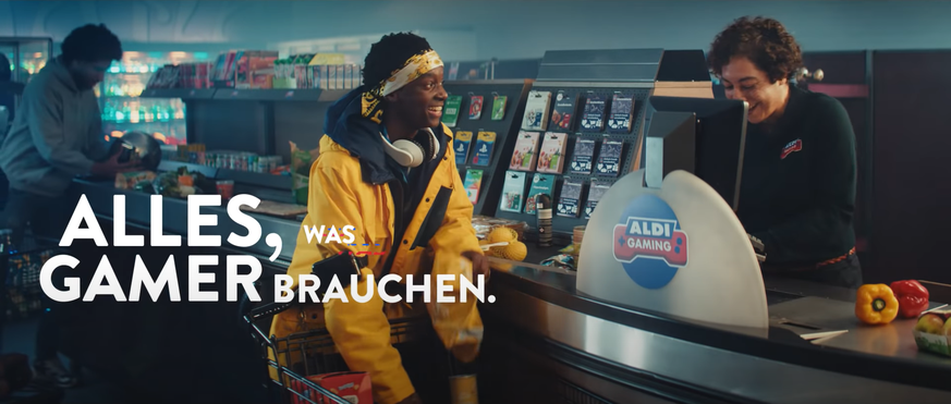 Aldi will sich mit dem neuen Werbevideo für junge Menschen attraktiver machen.