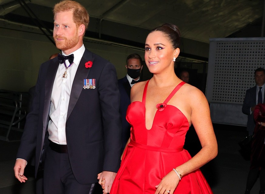 NEW YORK, NEW YORK - NOVEMBER 10: Prince Harry, Duke of Sussex, and Meghan, Duchess of Sussex attend as Intrepid Museum hosts Annual Salute To Freedom Gala on November 10, 2021 in New York City. (Phot ...