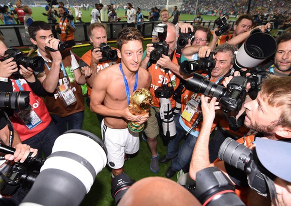 2014 gewann Mesut Özil mit Deutschland den WM-Titel.