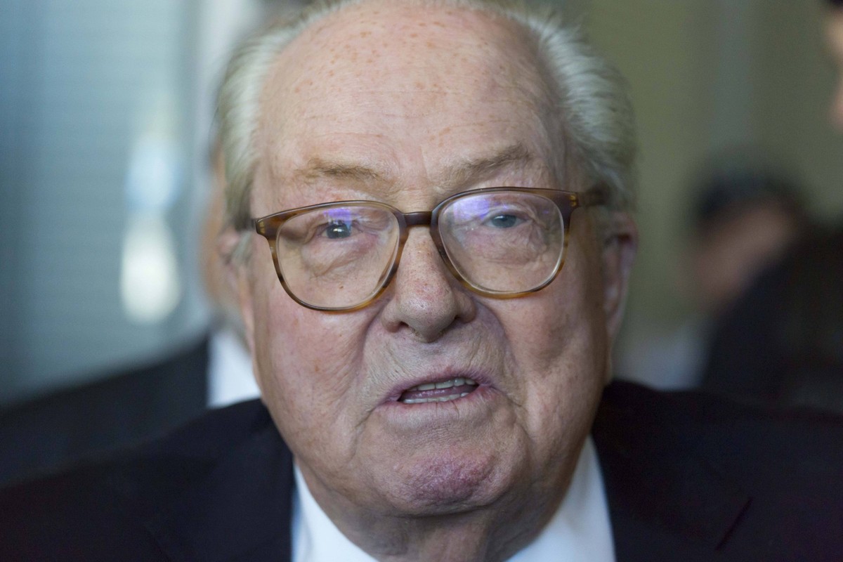 jean marie le pen - Nanterre, Frankreich - Prozesstermin im Parteiausschluss-Verfahren gegen Jean Marie Le Pen - 05/10/2016 stephenCAILLET/PANORAMIC PUBLICATIONxNOTxINxFRAxITAxBEL