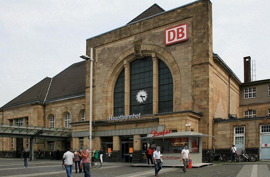 Polizei kontrolliert Gladbacher Fanzug nach mutmaßlichem Sexualdelikt